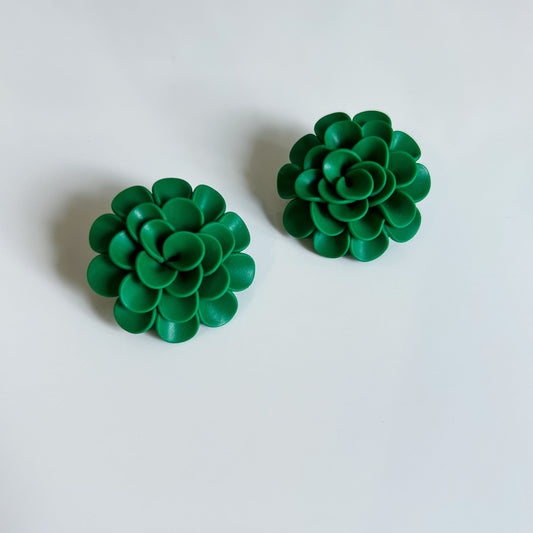 Dahlia studs