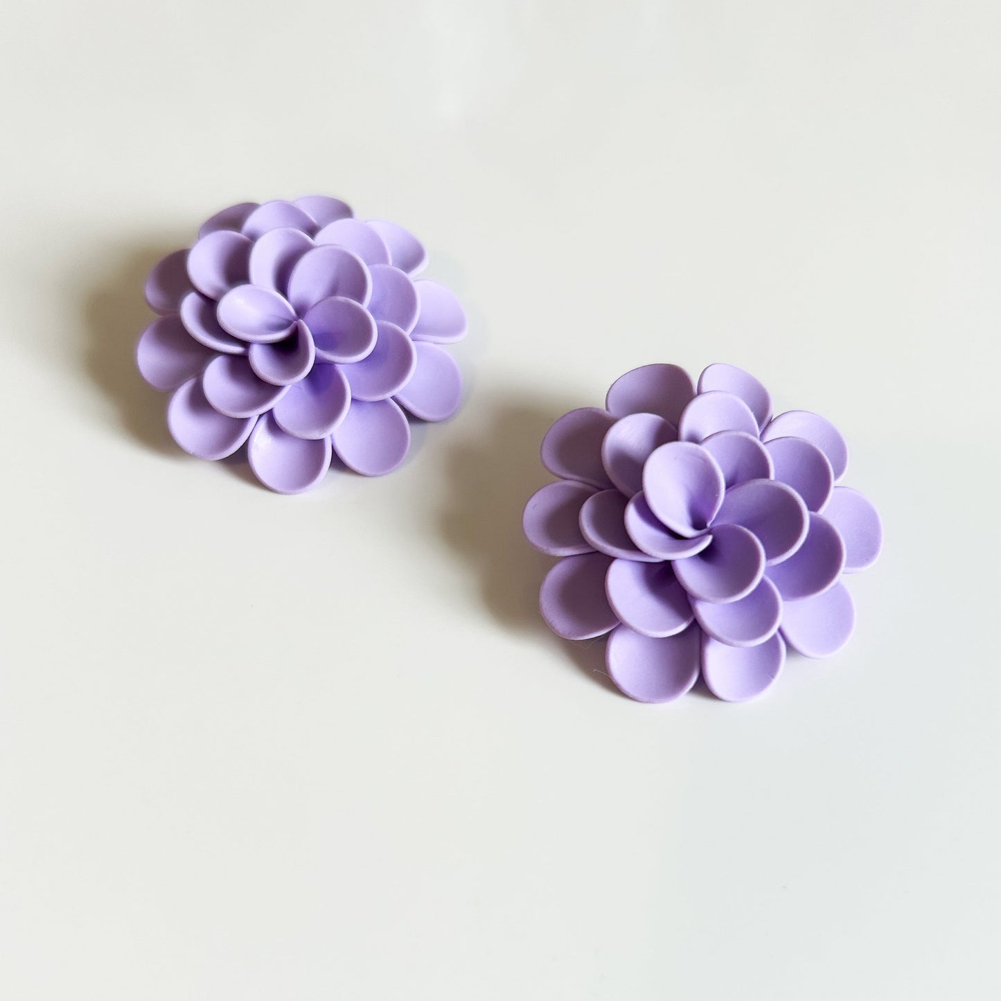 Dahlia studs