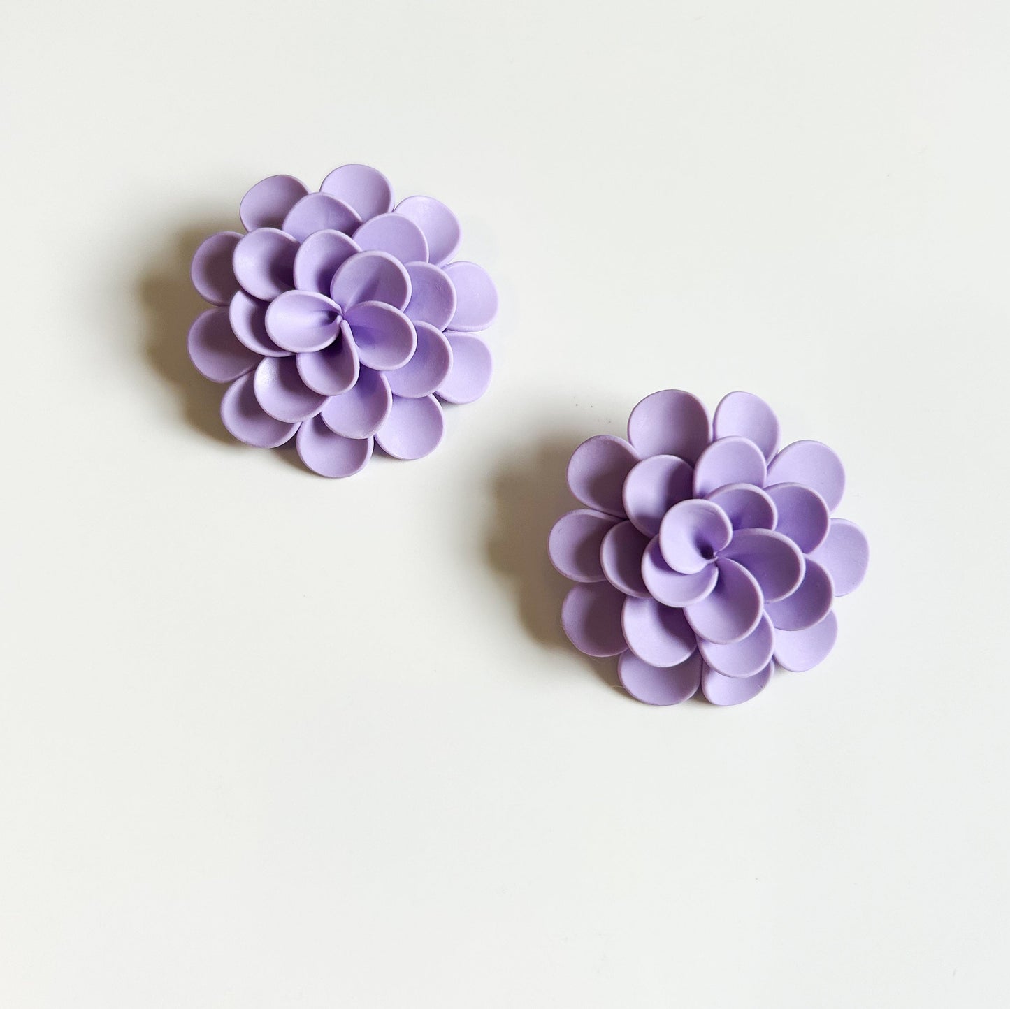 Dahlia studs