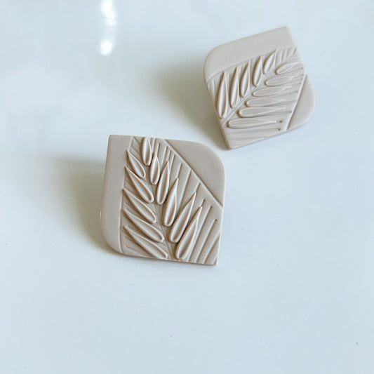 Palmera studs