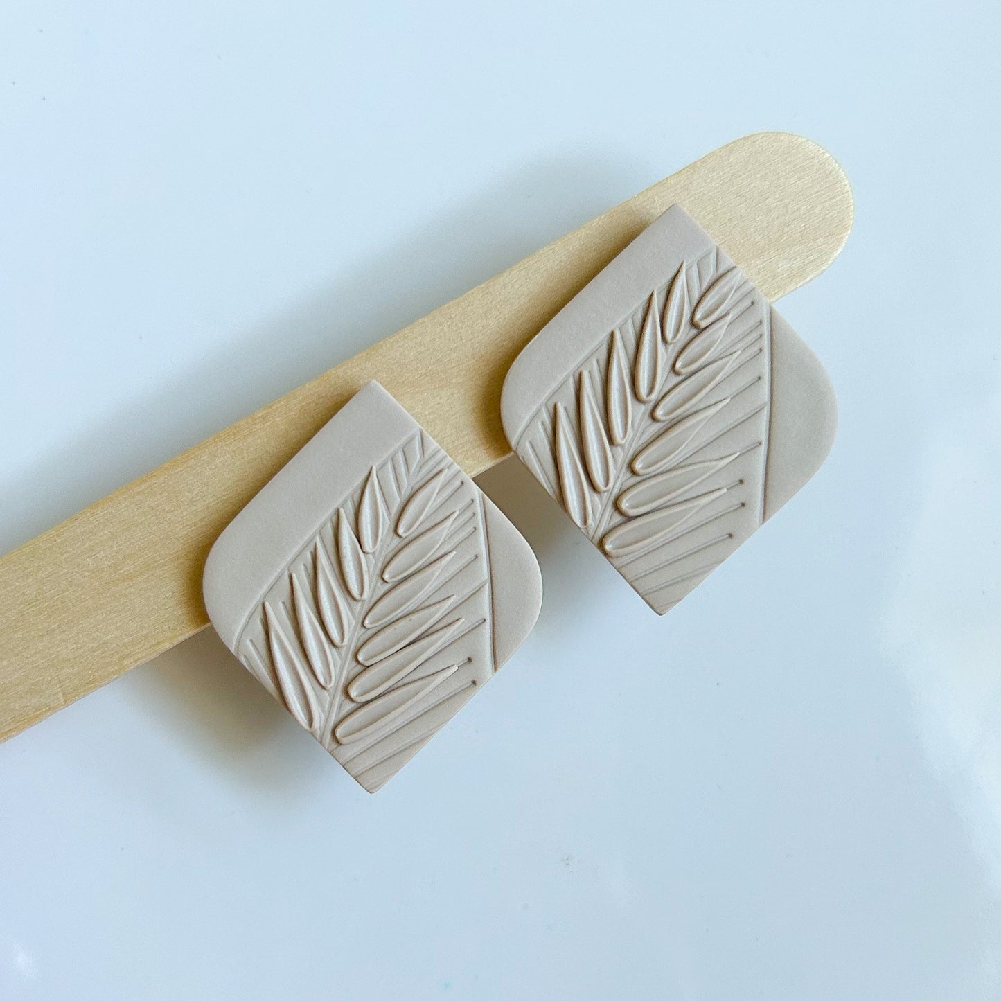 Palmera studs