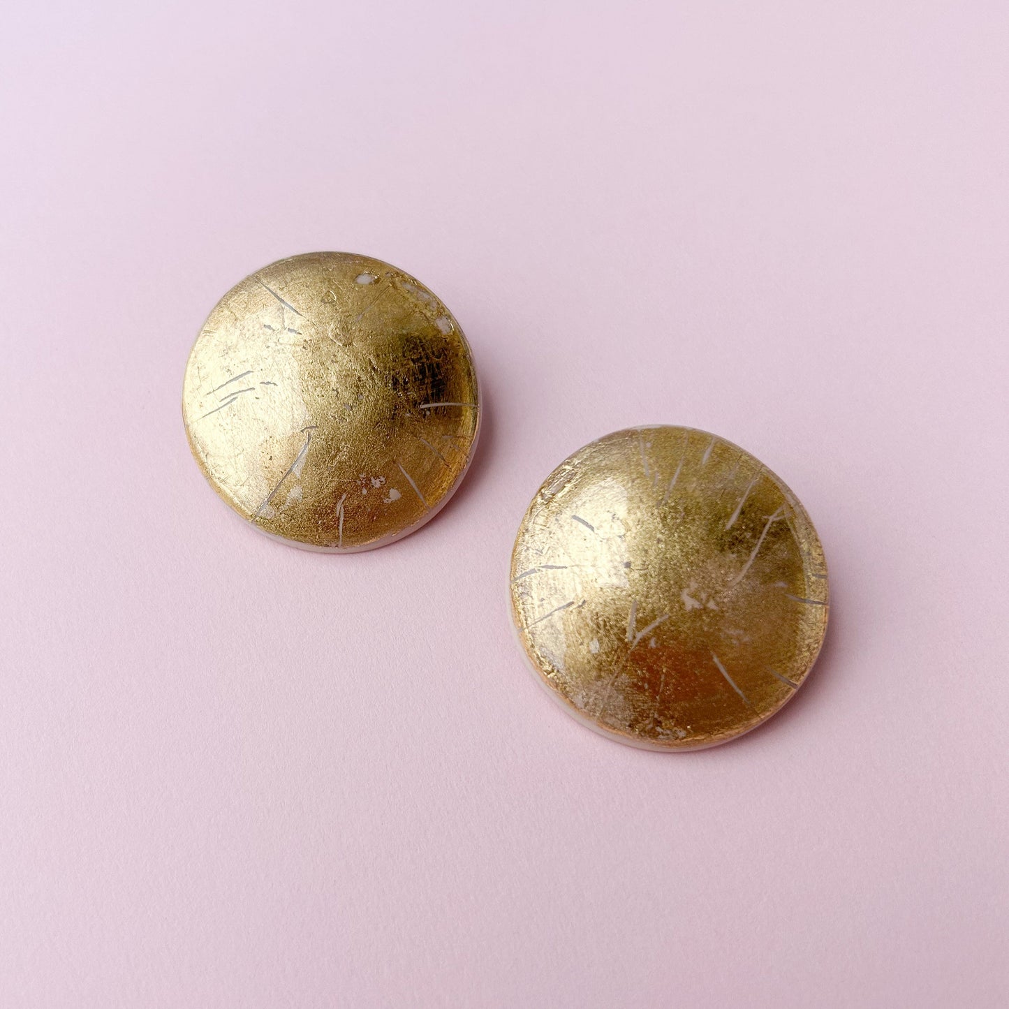 Luna studs