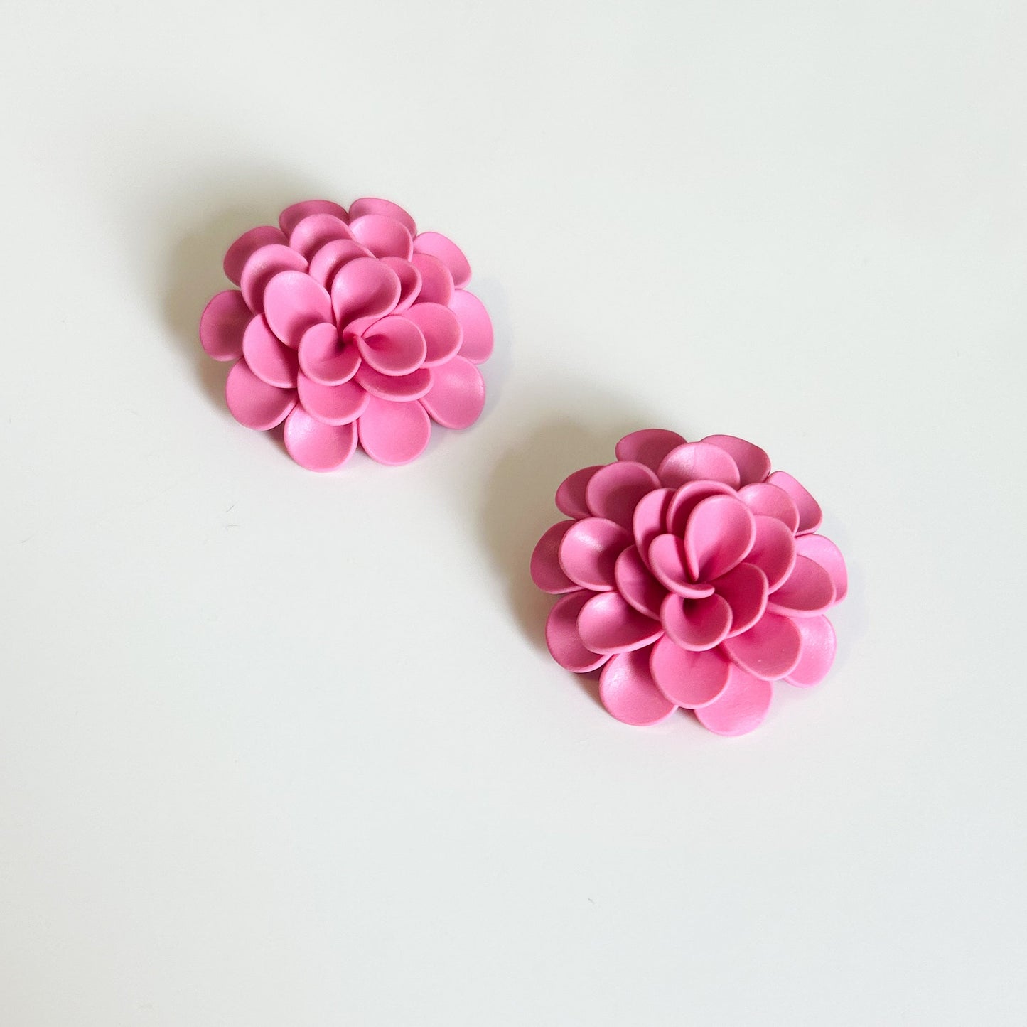 Dahlia studs