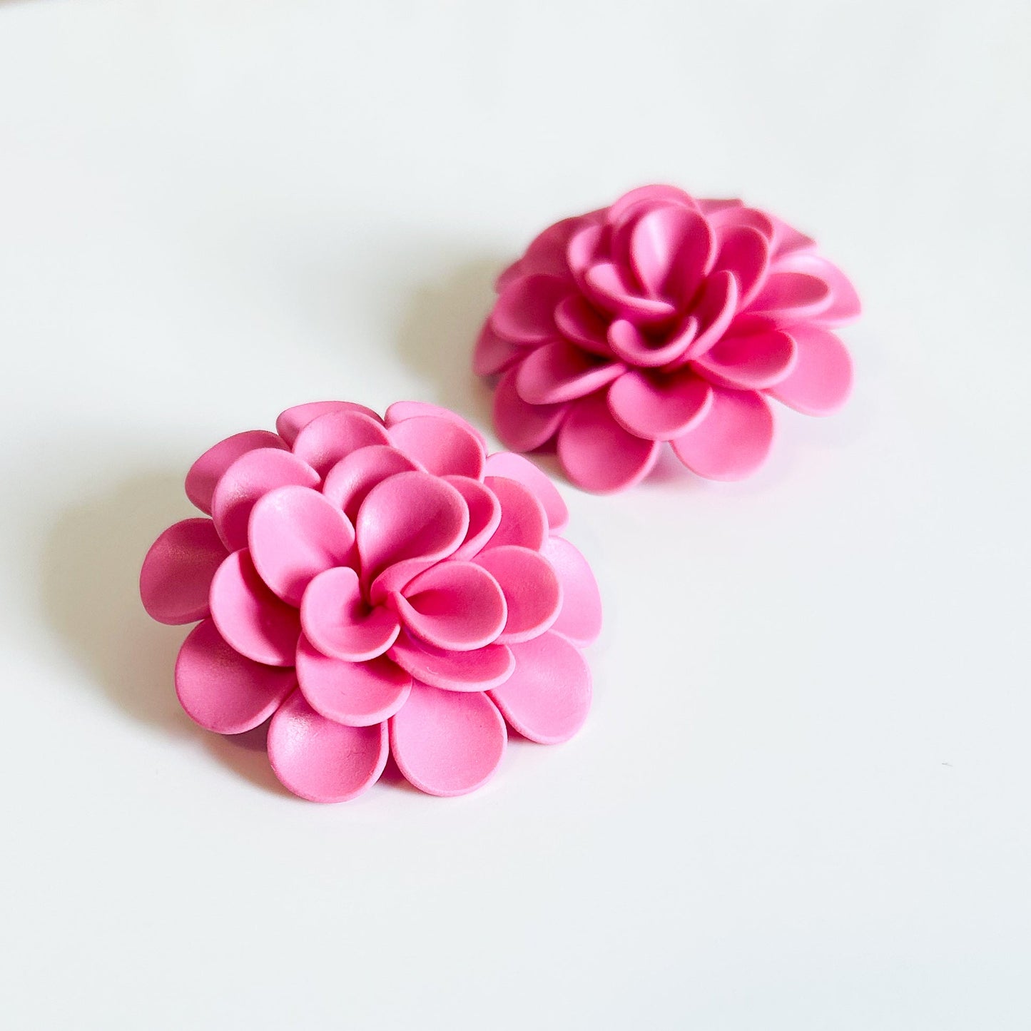 Dahlia studs