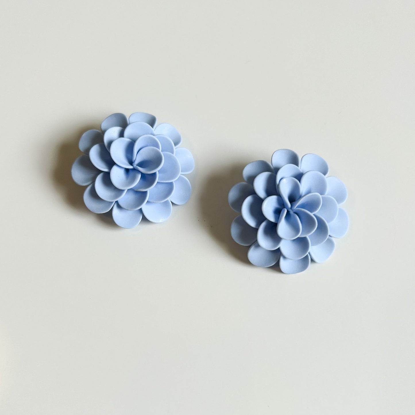 Dahlia studs